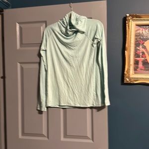 Long sleeved hooded T-shirt. Mint. Large. Free fly.